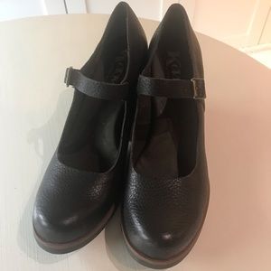 Korks women brown leather wedge heel NWB size 8